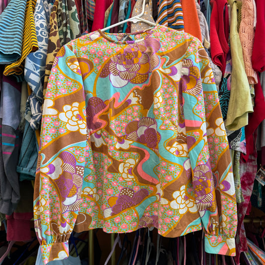 VINTAGE FLORAL LONG SLEEVE (ZIPPER IN THE BACK) !