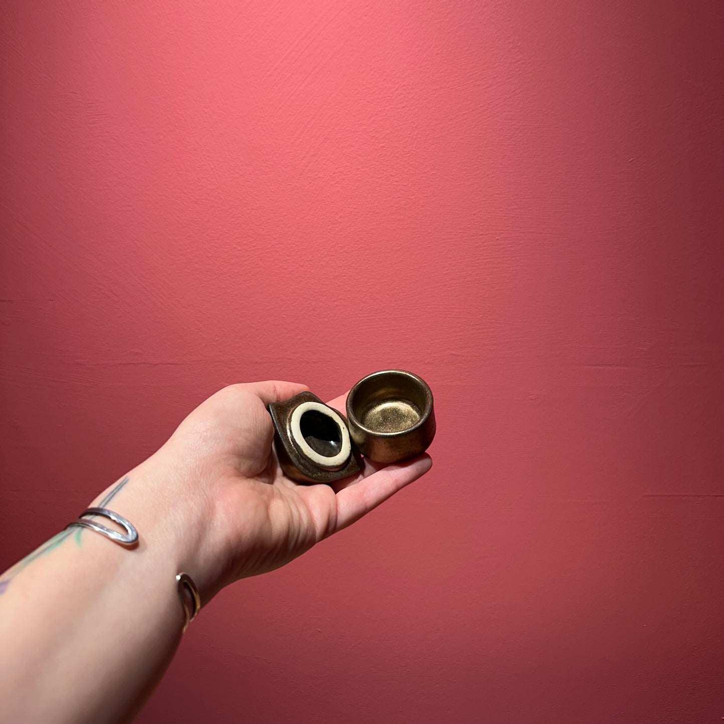 Mushy “Pucker up!” Trinket Box in “Gun Metal”