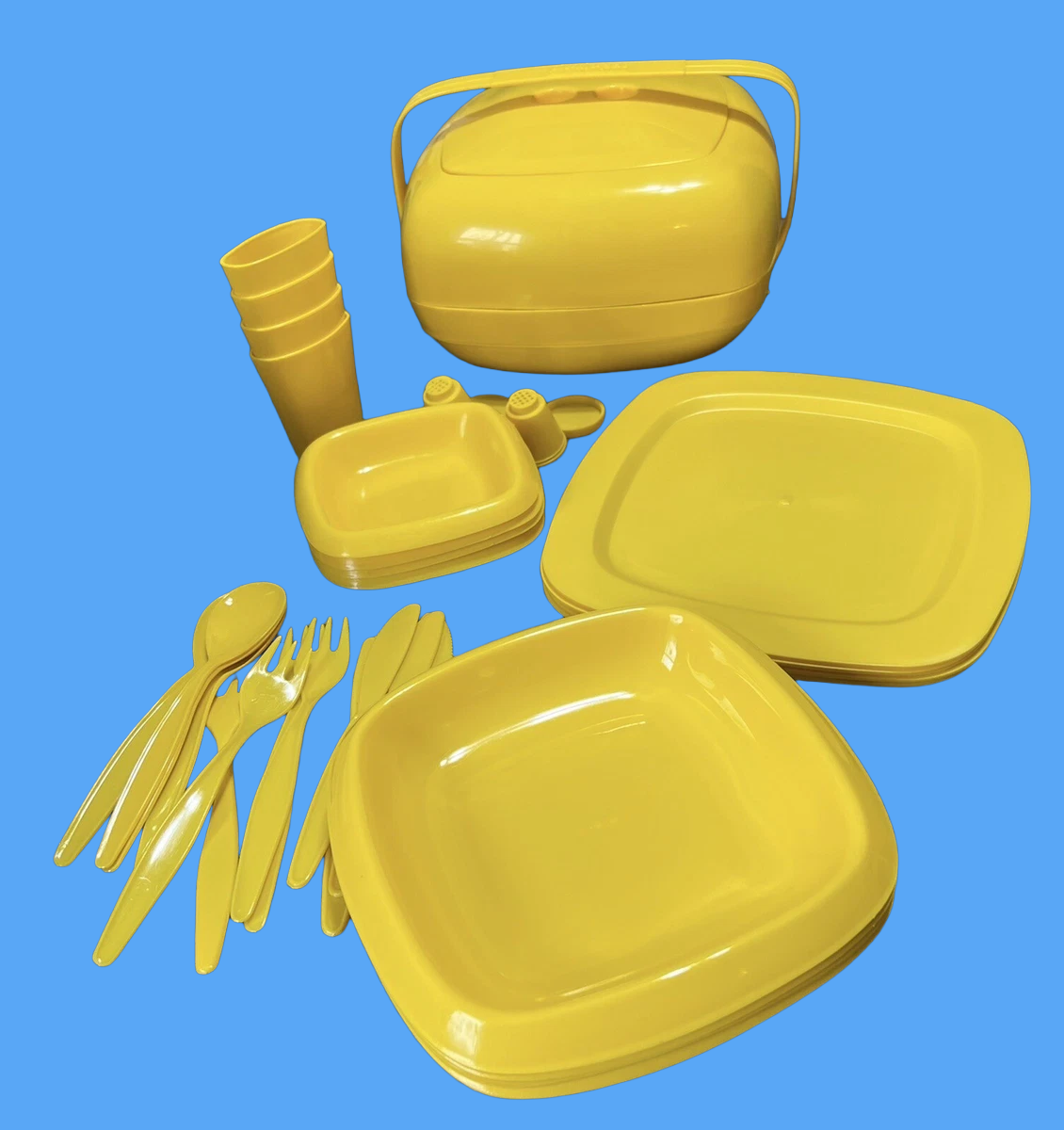VINTAGE YELLOW PICNIC BALL SET